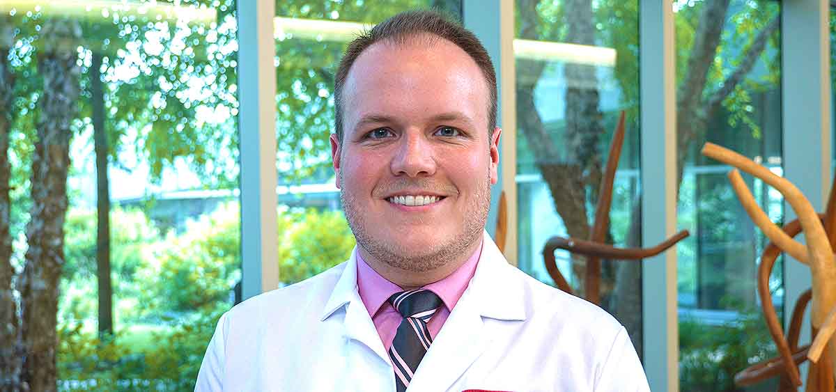 Dr. Martin will begin at Fox Chase on July 15, 2019, in the Hematology and Bone Marrow Transplant Program within the Department of Hematology/Oncology. From 2016-2019, he was at Fox Chase Cancer Center/Temple University for a three-year fellowship in hematology/oncology.