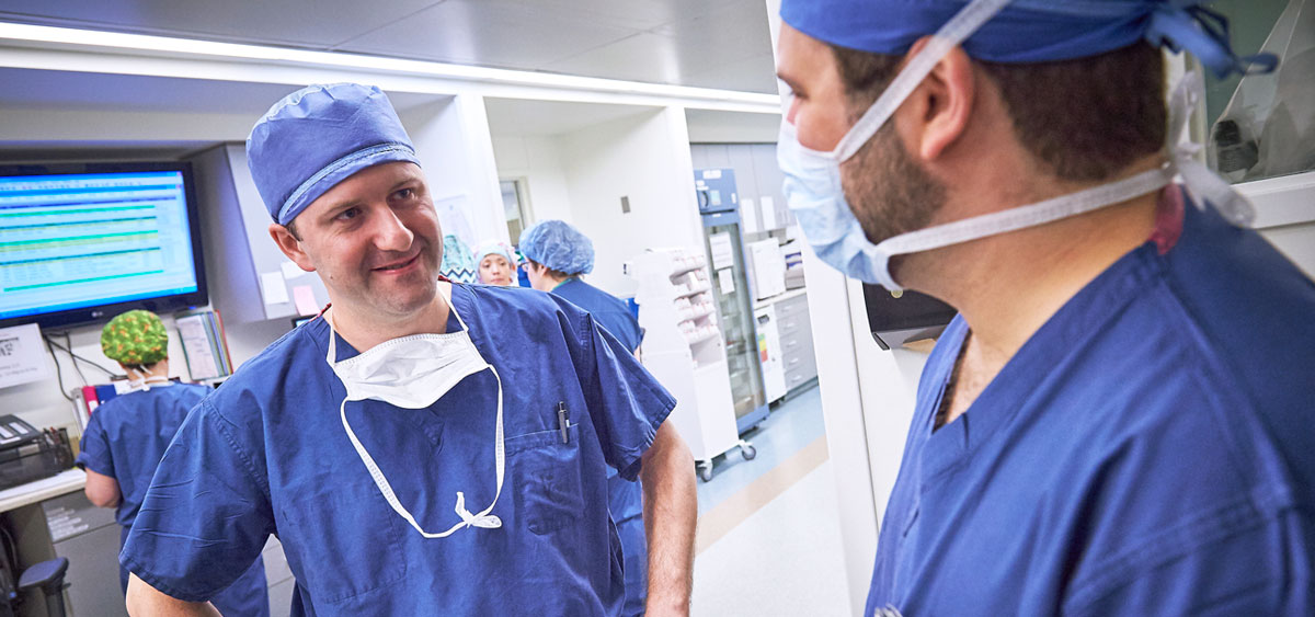 As attending surgeon of urologic oncology, Alexander Kutikov's extensive expertise in treating adrenal masses with a focus on minimally-invasive surgery allows him, and his colleagues, to offer more treatment options to patients with adrenal tumors.