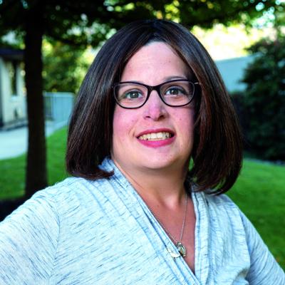 Link to /sites/default/files/styles/patient_story_alt_teaser/public/images/patient-stories/Never%20Smokers_Tiffany%20Fagnani.jpg?itok=b35m-InZ