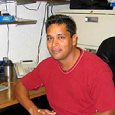 Link to /sites/default/files/styles/people_list/public/photo/habas-Ray_640x860_1.jpg?itok=39s7X-3H