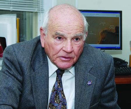 Link to /sites/default/files/styles/post_teaser_image_300x250_/public/Blumberg-B_DSC_0021_slide.jpg?h=c546c34b&itok=630opomX