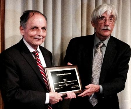 Link to /sites/default/files/styles/post_teaser_image_300x250_/public/images/news/thumb/doss-2016-SARI-Award-Mohan-Doss-Ed-Calabrese.jpg?h=acb1fea5&itok=YnA2Ar24