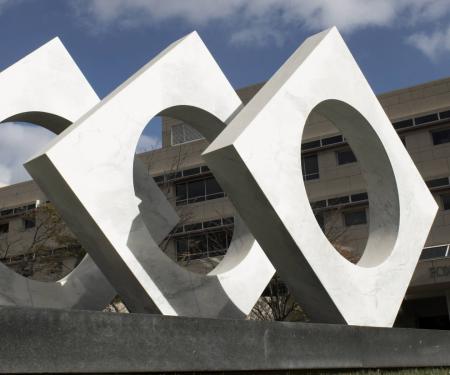 Link to /sites/default/files/styles/post_teaser_image_300x250_/public/images/news/thumb/fccc_Diamondsculpture071116_08_slide.jpg?h=7ac94816&itok=wBQCkO3J