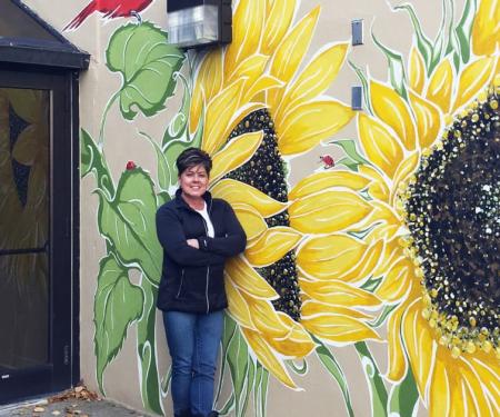 Link to /sites/default/files/styles/post_teaser_image_300x250_/public/loraine-dunn-mural-fox-chase.jpg?h=2240b8e9&itok=eouPXjPA