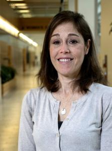 Link to /sites/default/files/styles/research_leaders/public/Riggs-Holly_1077500_640x860.jpg?itok=MW_xFrDf