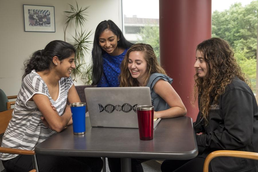 Link to /sites/default/files/styles/slider_desktop/public/images/slide/Fox_Chase_Cancer_Cnt-072318-064.jpg?itok=e0OqeGCF