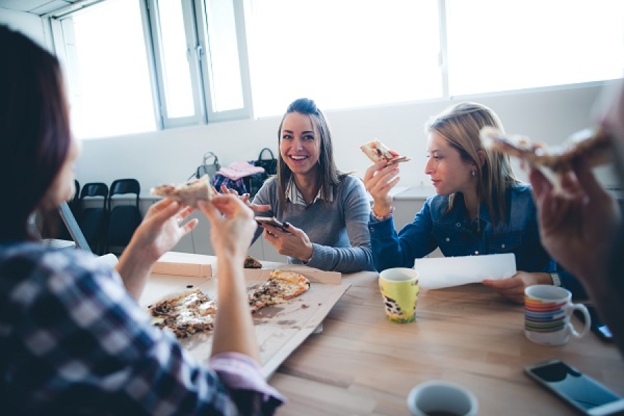 Link to /sites/default/files/styles/slider_desktop/public/images/slide/postdoc-ChatandChew.jpg?itok=ku7dDMfr