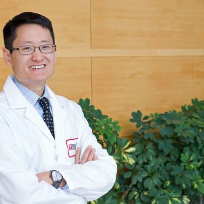 Jeffrey Liu, MD, FACS, surgeon in the Division of Head and Neck Surgery and an associate professor in the Department of Surgical Oncology.